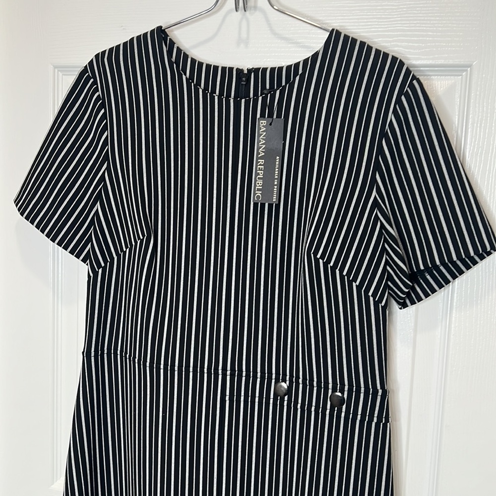 Banana Republic Black and Gray Striped Sheath Dress-NWT Size12-Career Structured